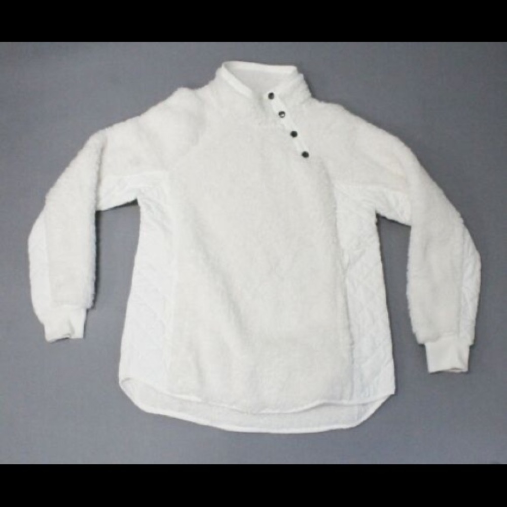 Abercrombie & Fitch Asymmetrical Snap Fleece Cream